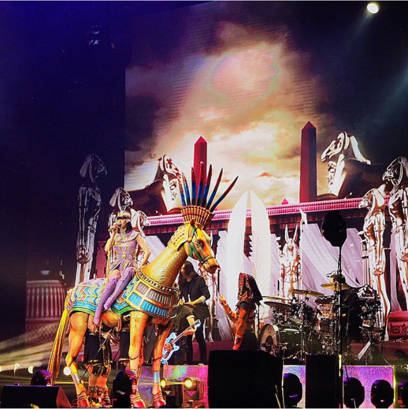 katy-perry-prismatic-world-tour-spinnr9